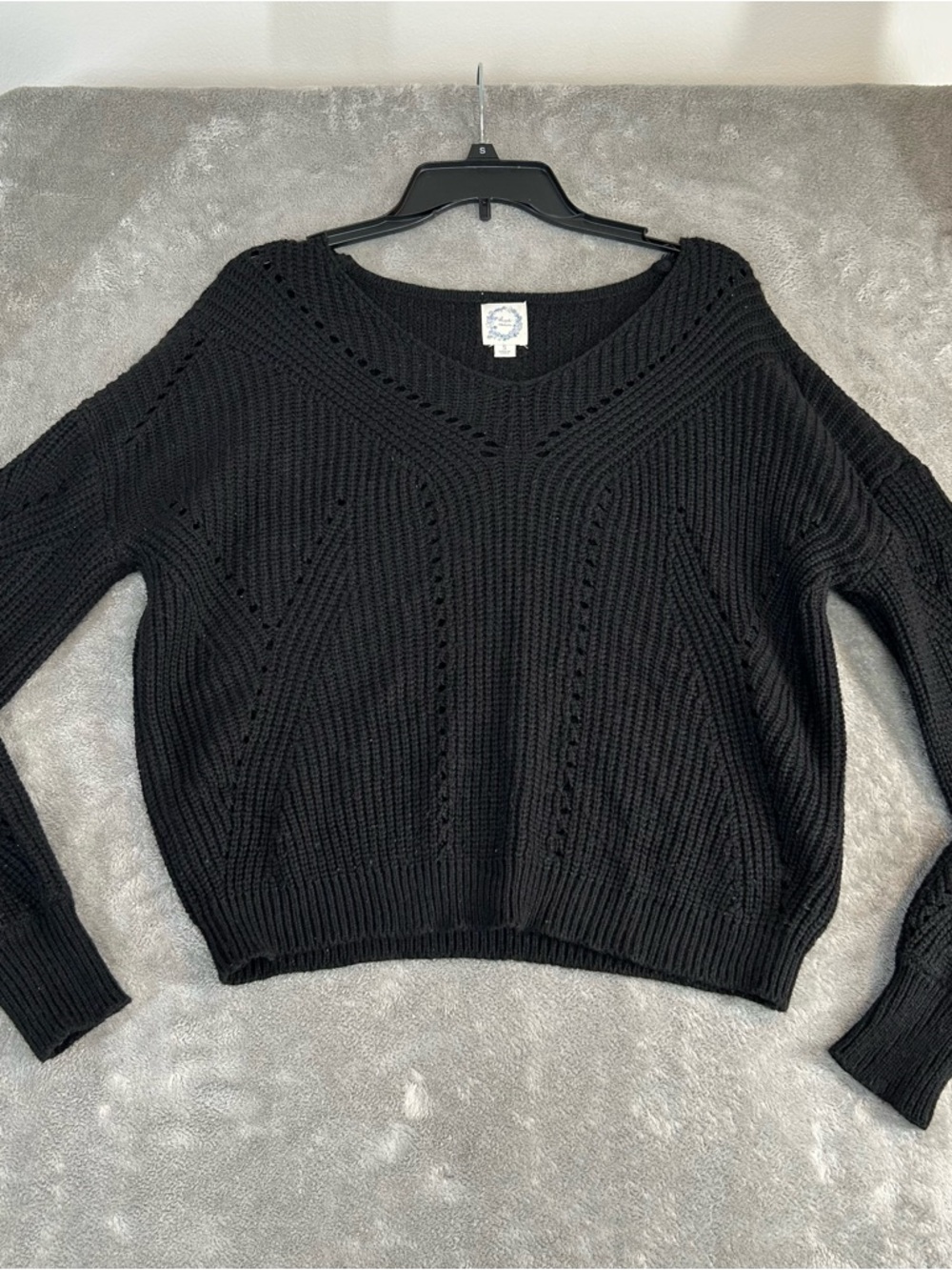 Blue Rain Knit Sweater Black V-Neck Long Sleeve Women's Size Small cropped VTG
